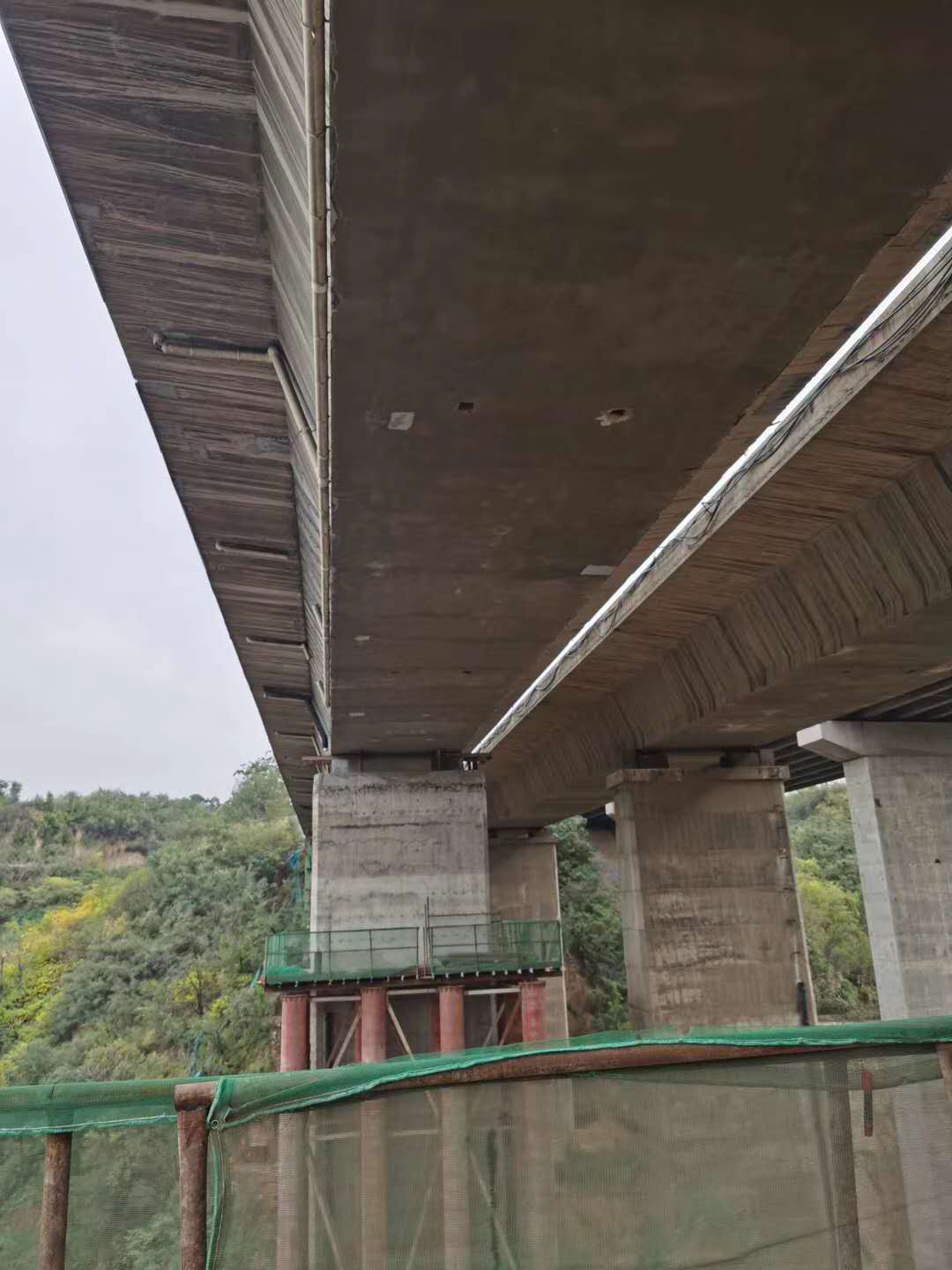 青岛桥梁加固前制定可行设计方案图并用对施工方法